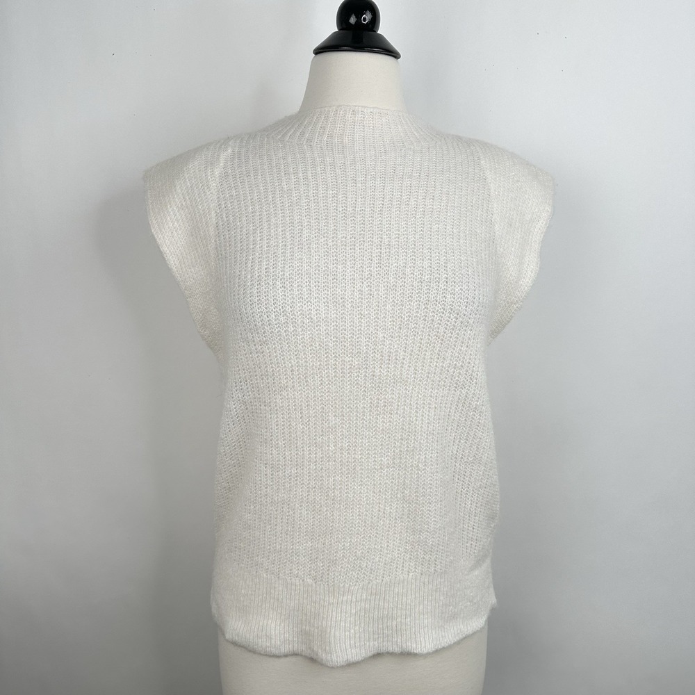 Banana Republic Cream Sleeveless Ribbed Crewneck Sweater - Picture 3 of 9